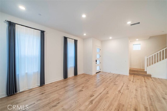 Building Photo - 142 Yugen
