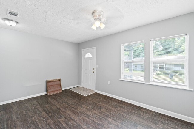 Building Photo - Duplex - For Rent West Side $ 1200.00/Month