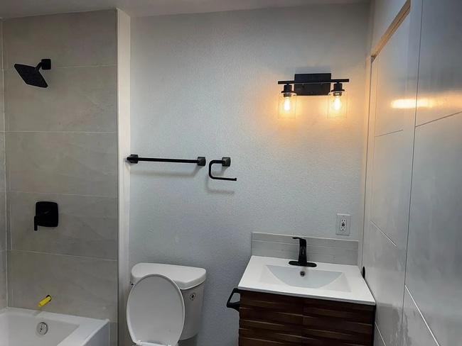 Building Photo - This newly remodeled home