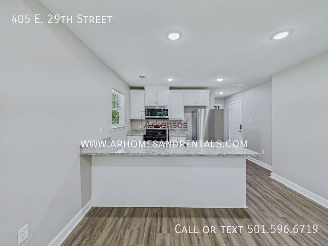 Building Photo - 405 E 29th St