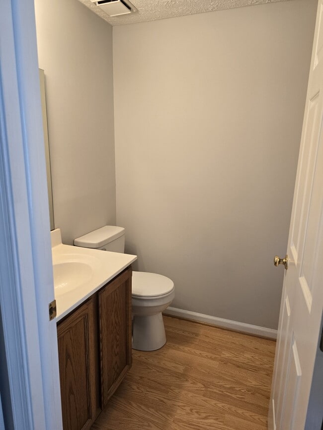 Building Photo - 5586 Talbot Ct