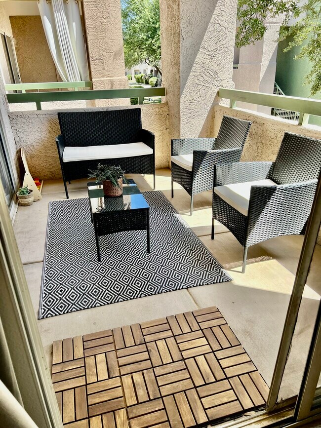 Foto del edificio - 1295 N Ash St