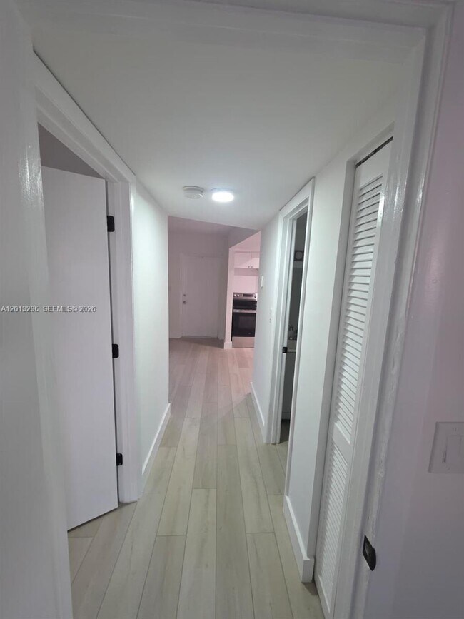 Foto del edificio - 101 NE 41st St