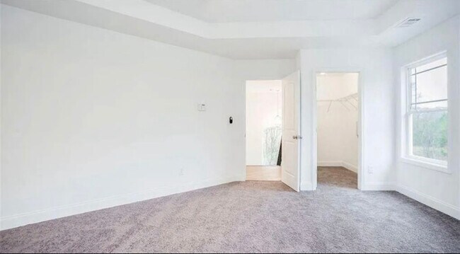 Foto del edificio - 722 Rose Palm Ln