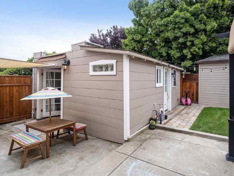 Primary Photo - 5807 Roberts Ave