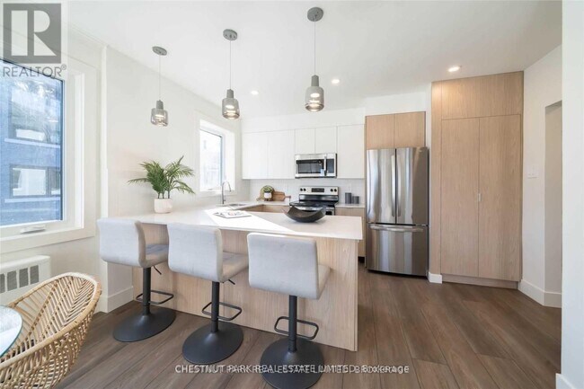 Photo du bâtiment - 1472 Avenue Rd