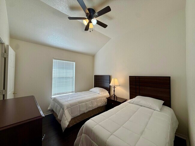 Building Photo - 4302 Alleeta Dr