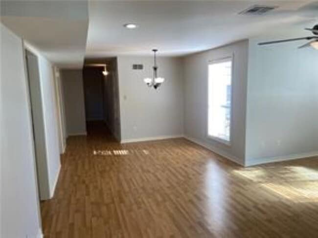 Living dining - 5943 General Haig St