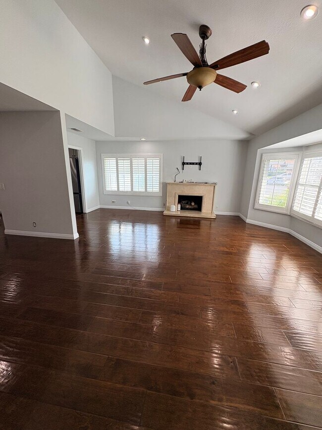 Foto del edificio - Beautiful single story home in Anaheim Hills. MUST SEE