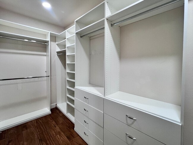 Building Photo - $2,895 Barstow & De Wolf, 4 Bedroom House - Dennis Ave. Clovis / Energy Efficient Smart Home