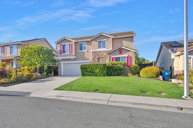 Building Photo - Wonderful 4 bedroom on court