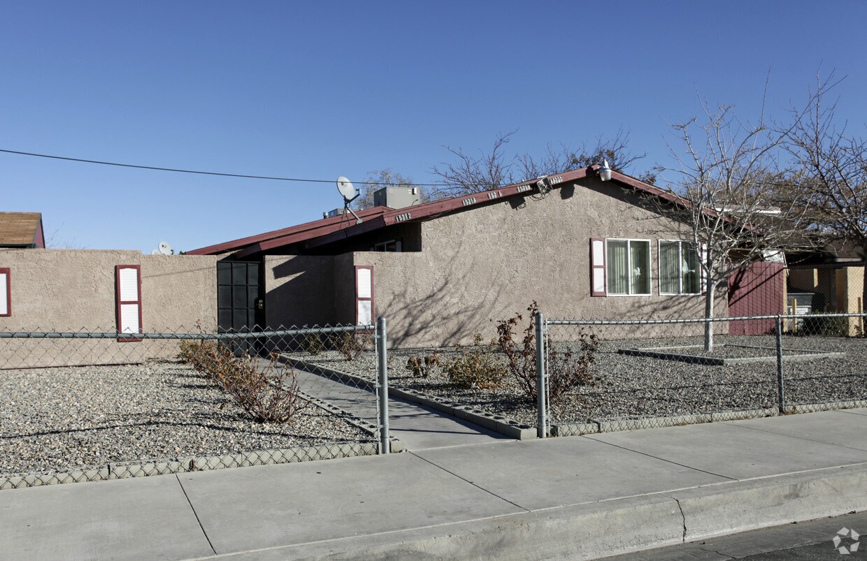 Primary Photo - 15702-15720 Tern Rd