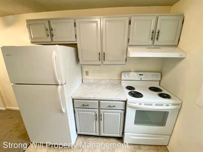 Building Photo - 2 br, 1.5 bath House - 8 Timber Lane - Uni...