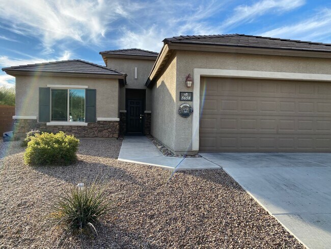 Building Photo - Beautiful Home in Sierra Morado and Vail S...