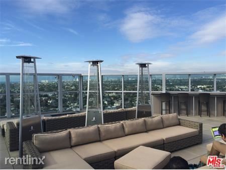 Building Photo - 13700 Marina Pointe Dr