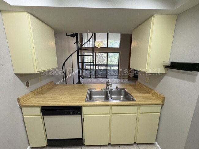Building Photo - 14091 E Tufts Dr