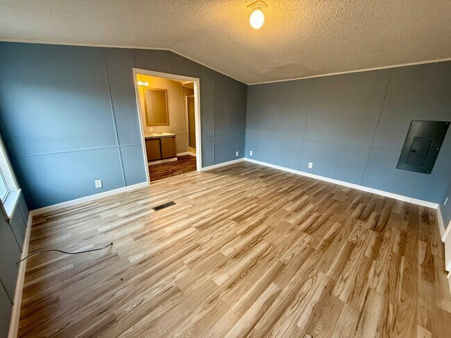 Foto del edificio - 156 Kinney Rd