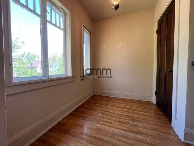 Foto del edificio - 3232 Clarendon Rd