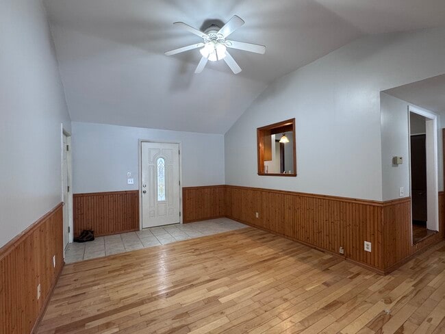 Foto del edificio - 975 Saratoga Rd