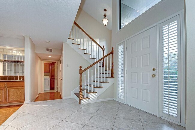 Building Photo - 1614 Westhurst Ln