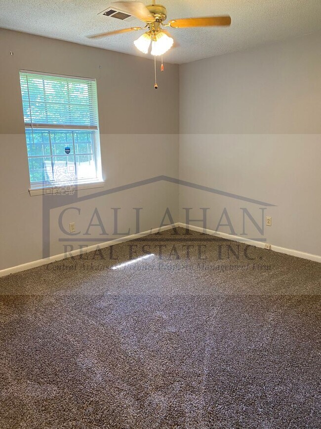 Foto del edificio - 8307 W Woodview Dr