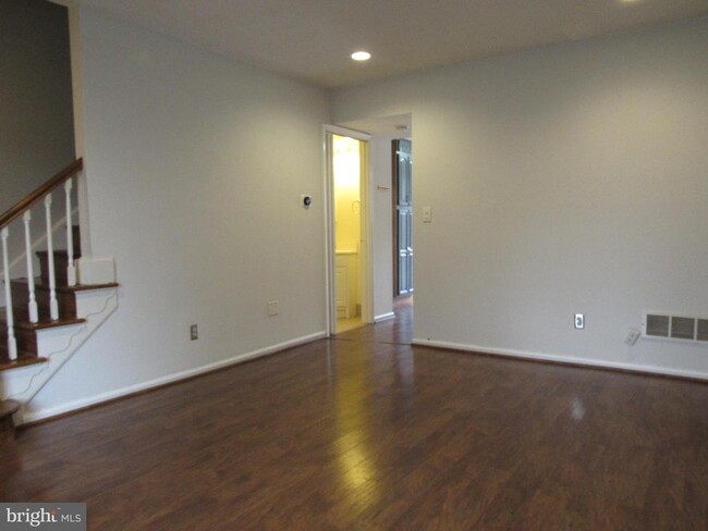 Building Photo - 174 Wellington Terrace