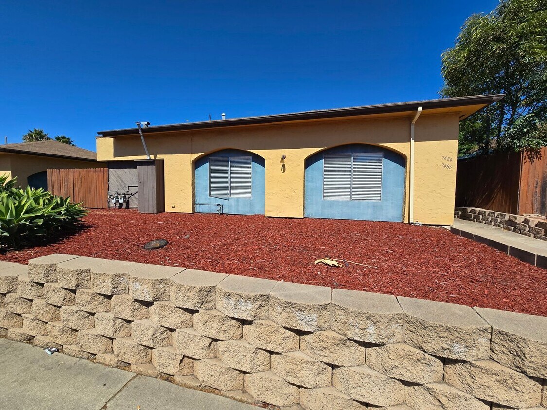 Primary Photo - 7484-86 Armstrong Pl