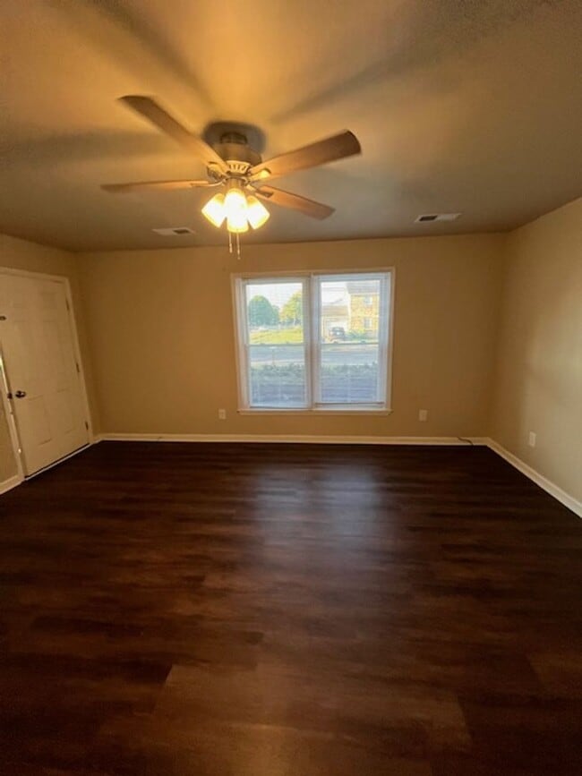 Building Photo - 2-bedroom, 1-bath in Nicholasville, KY