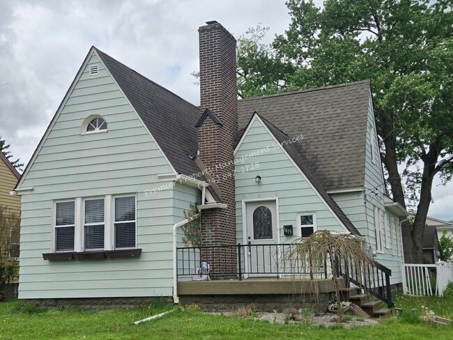 Building Photo - 1415 20th Ave