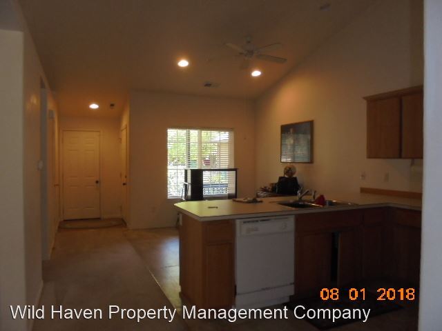Building Photo - 3 br, 2 bath House - 565 NW Meadows Dr.