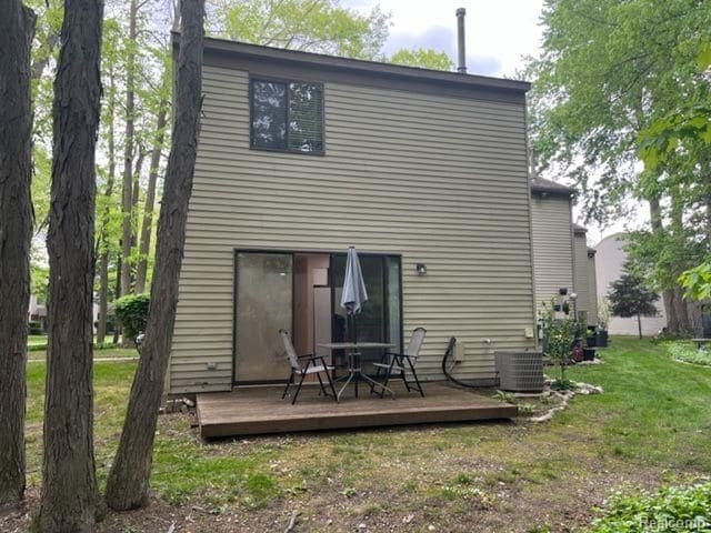 Building Photo - 1522  STREAMWOOD, 20