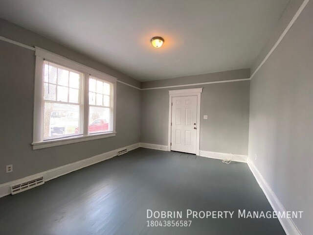 Foto del edificio - 2315 Royall Ave