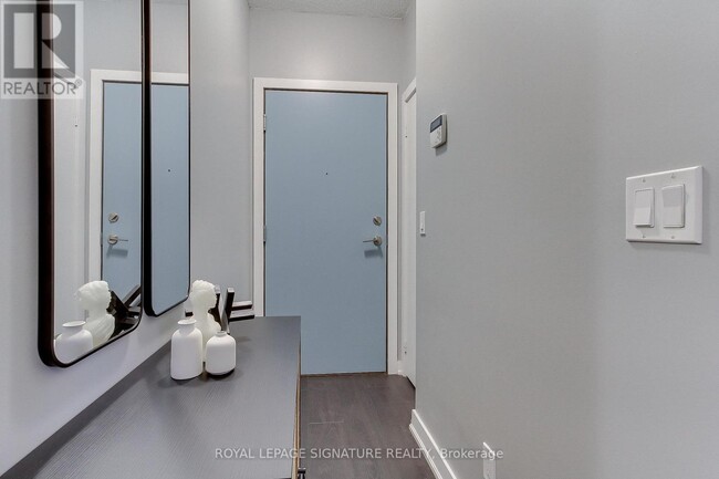 Photo du bâtiment - 199 Richmond St W