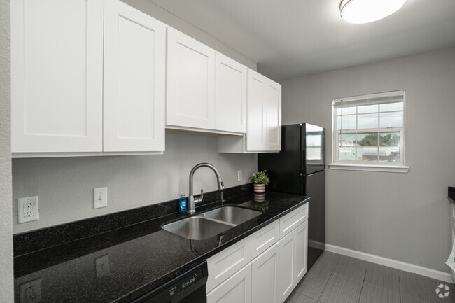 1BR, 1BA - 650SF - Kitchen - St. Laurent Apartments