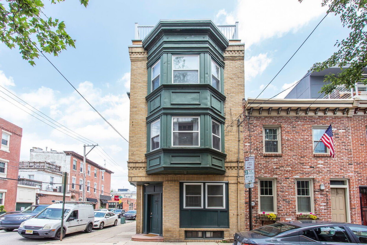 Primary Photo - 2061 Kater St