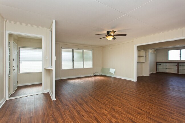 Foto del edificio - 4 BD 2 BA w/ Large Driveway & Yard