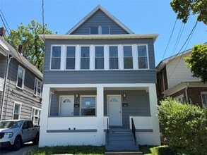 Building Photo - 121 W 24th St