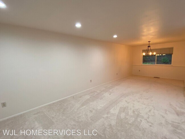 Building Photo - 4 br, 2.5 bath House - 13414 79th Place NE
