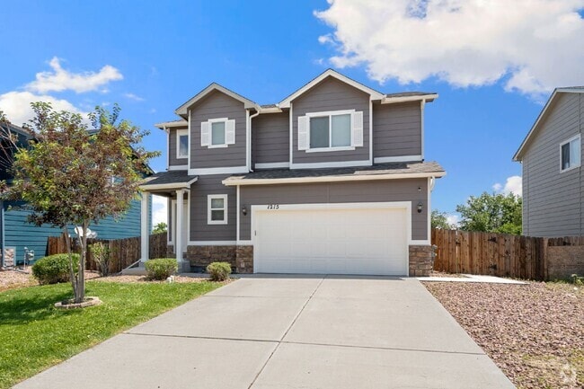 Building Photo - Spacious 4-Bed Home Minutes from Fort Cars...