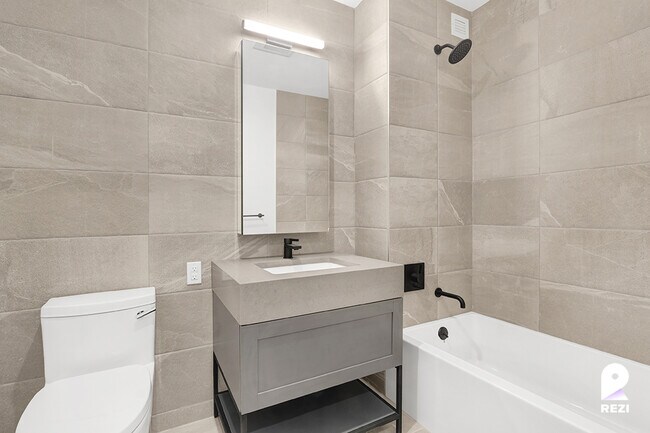 Foto del edificio - 36-20 Steinway St