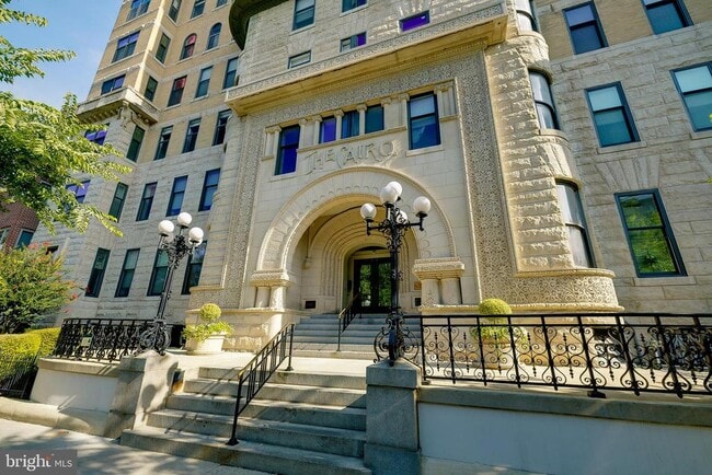 Building Photo - 1615 Q St NW