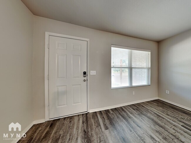 Building Photo - 9207 Pleasant Valley Dr