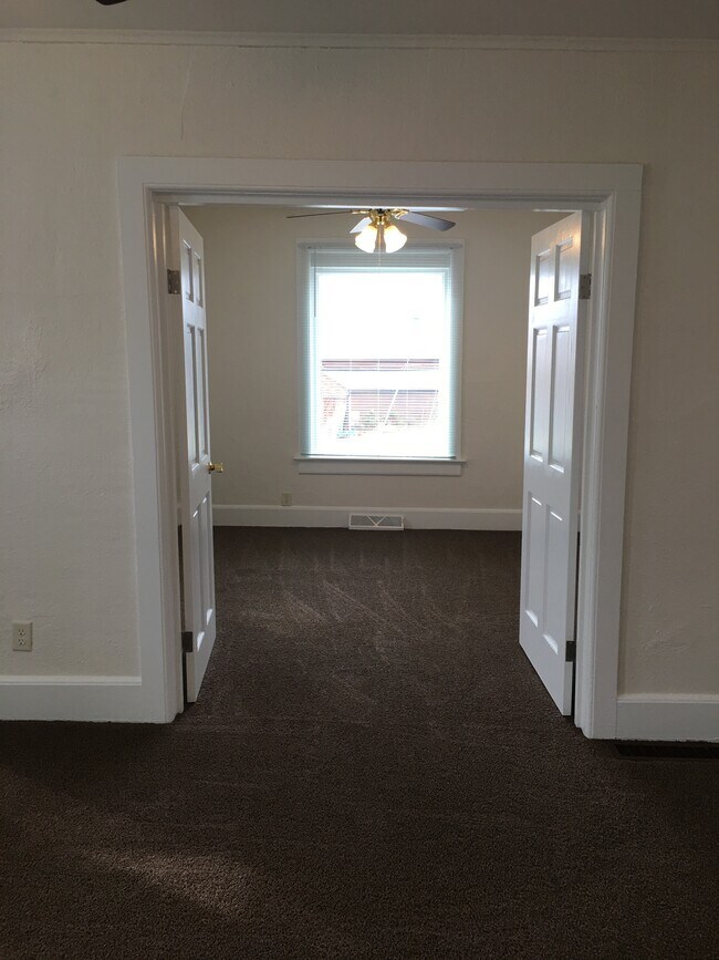 202 W State St Unit 202, Hartford, WI 53027 Apartments in Hartford