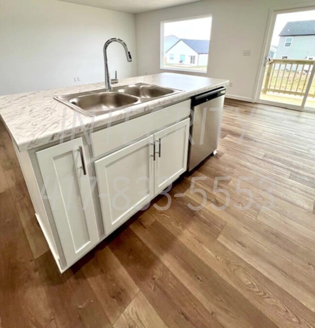 Foto del edificio - 478 E Lennox St