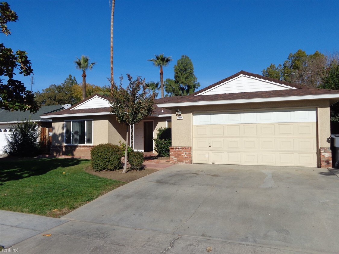 Primary Photo - 3254 W Rialto Ave