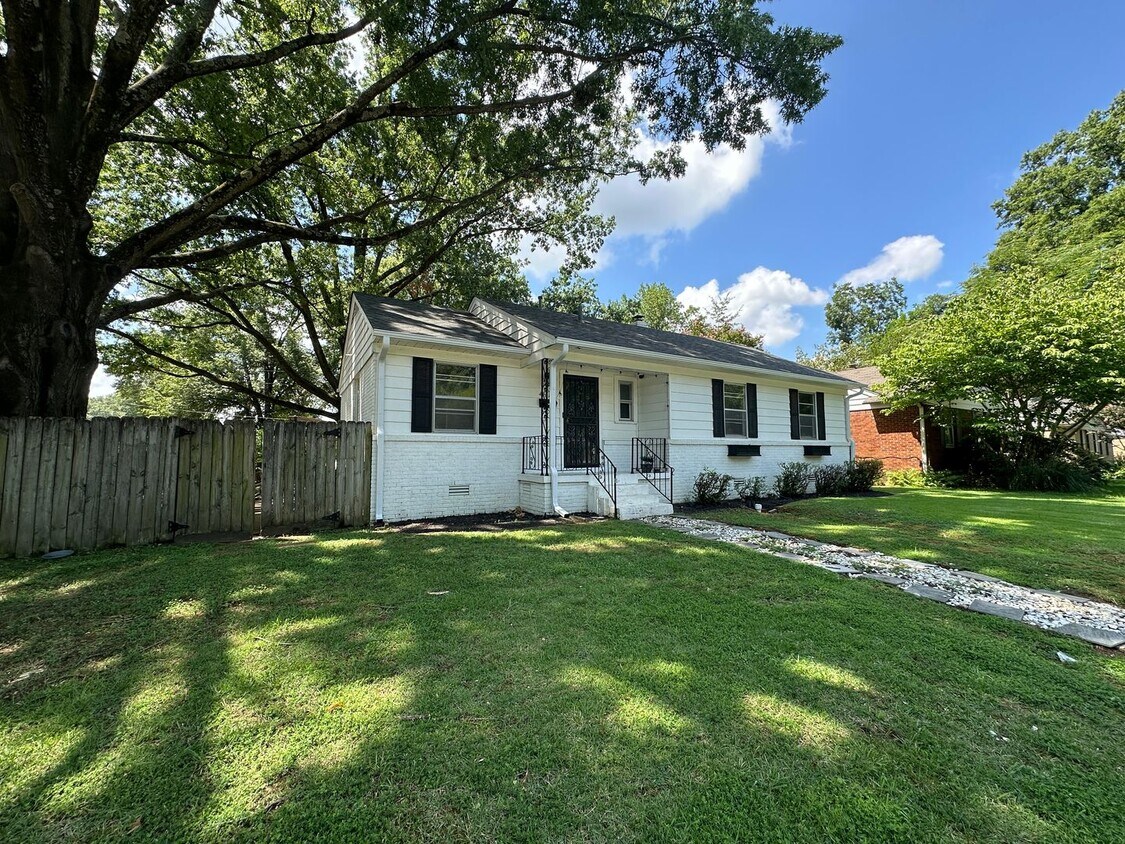 Primary Photo - 1/2 OFF FIRST FULL MONTH'S RENT! Gated Par...