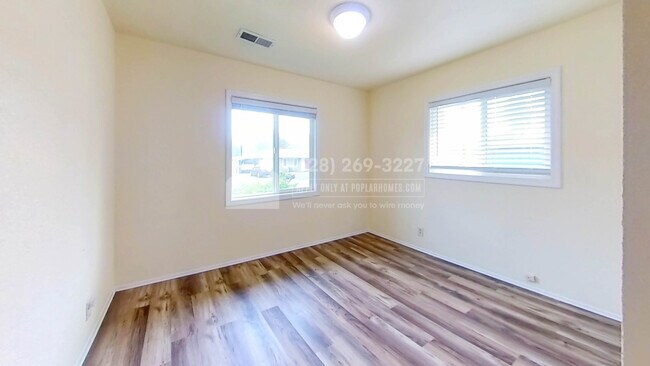 Building Photo - 17039 123rd Ave SE