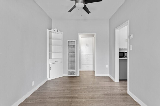 Foto del edificio - 2010 Pine Ave