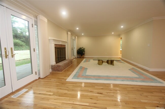 Building Photo - 71 Fairway Cir N
