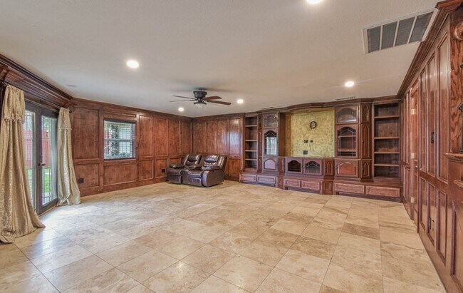 Building Photo - 10126 Rosbrook Dr